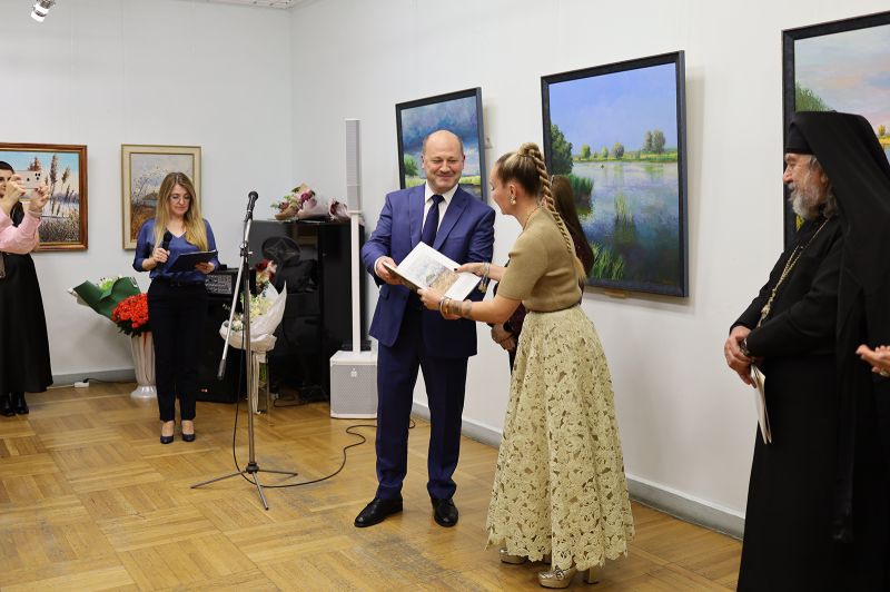 Открылась выставка О. Н. Майдибор «Калейдоскоп впечатлений»