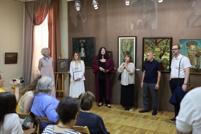 Открылась выставка Леонида Стуканова «Мальчик с маской» Открылась выставка Леонида Стуканова «Мальчик с маской»
