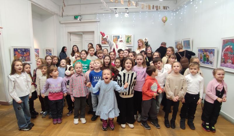 Открылась выставка детского и юношеского творчества «Зимнее вдохновение».