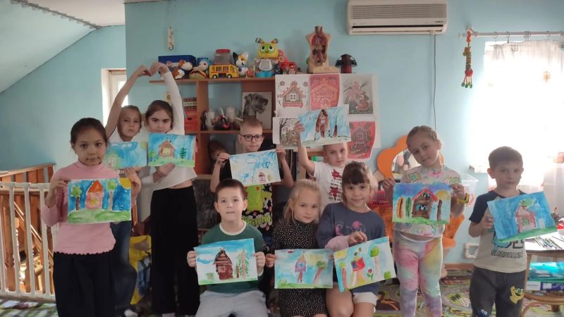 Творческое занятие «Теремок — дружно живём. По мотивам иллюстраций Ю. Васнецова»
