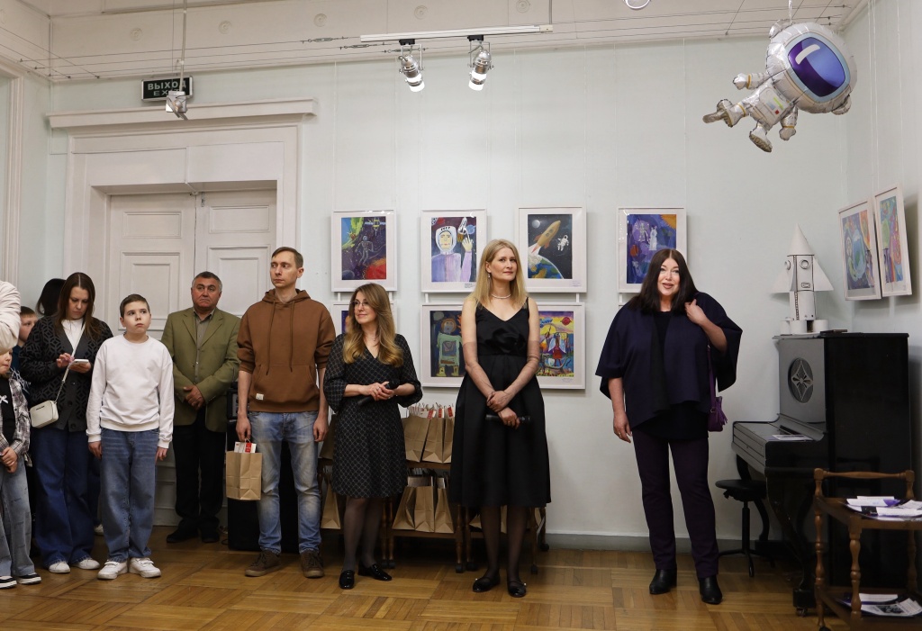 Буду ждать тебя на орбите, Музей, афиша,живопись,картины,выставки,художники. Ростов-на-Дону