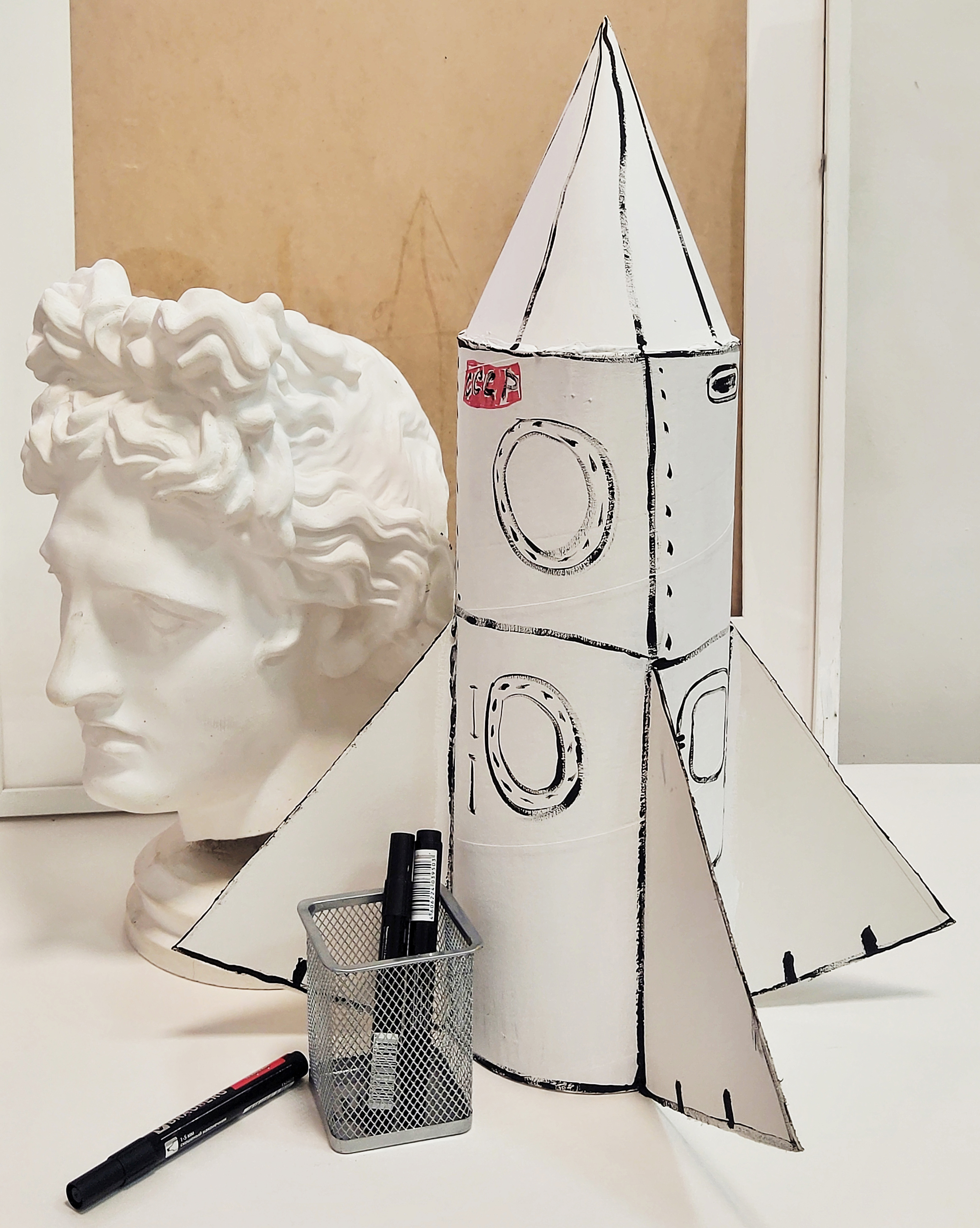 Творческое занятие «Ракета» объемная игрушка из бумаги (9+) 10 апреля